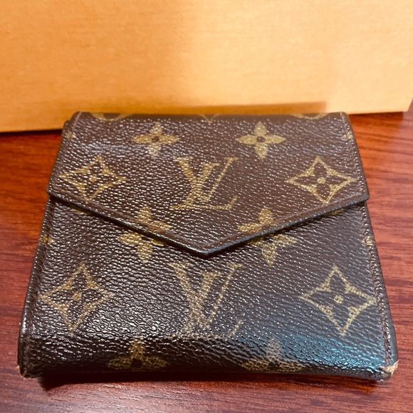 Louis Vuitton Accessories - LOUIS Vuitton Vintage Monogram Elsie Trifold Compact Wallet